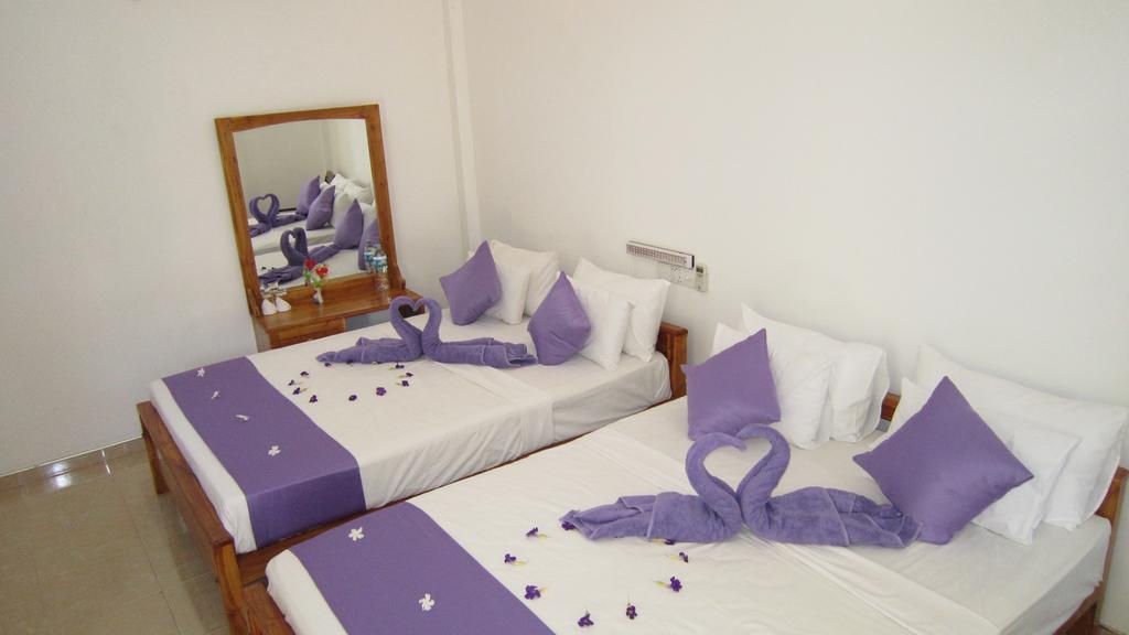 Hotel Gayan'S Удавалаве Номер фото