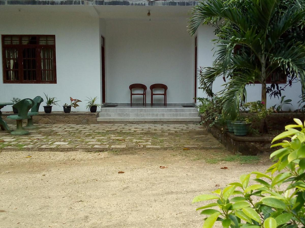 Hotel Gayan'S Удавалаве Экстерьер фото