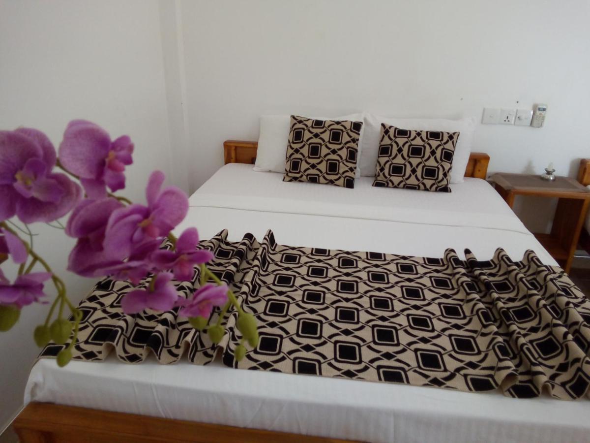 Hotel Gayan'S Удавалаве Экстерьер фото