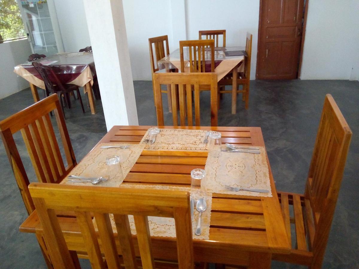 Hotel Gayan'S Удавалаве Экстерьер фото